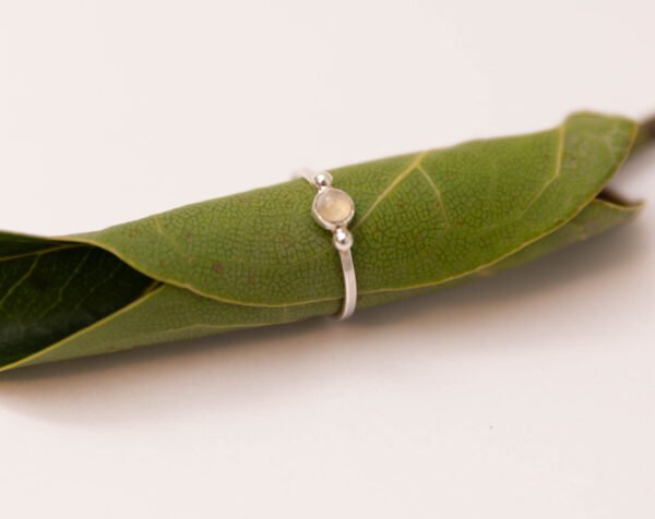 Anillo Mombasa con Piedra Luna - Image 2