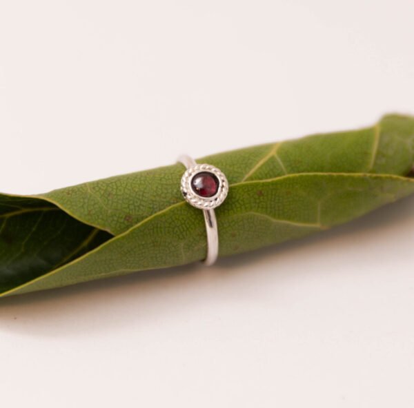 Anillo Sicilia con Granate - Image 2