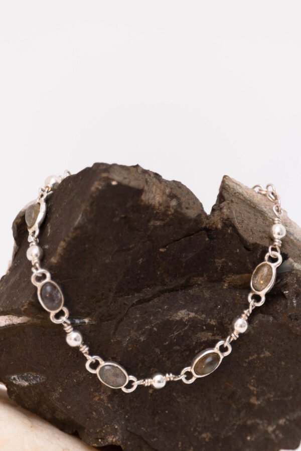 Pulsera Sanur con Labradorita - Image 2