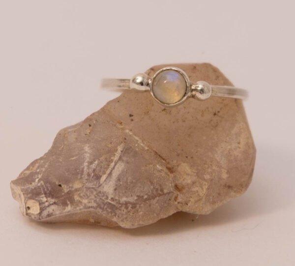 Anillo Mombasa con Piedra Luna