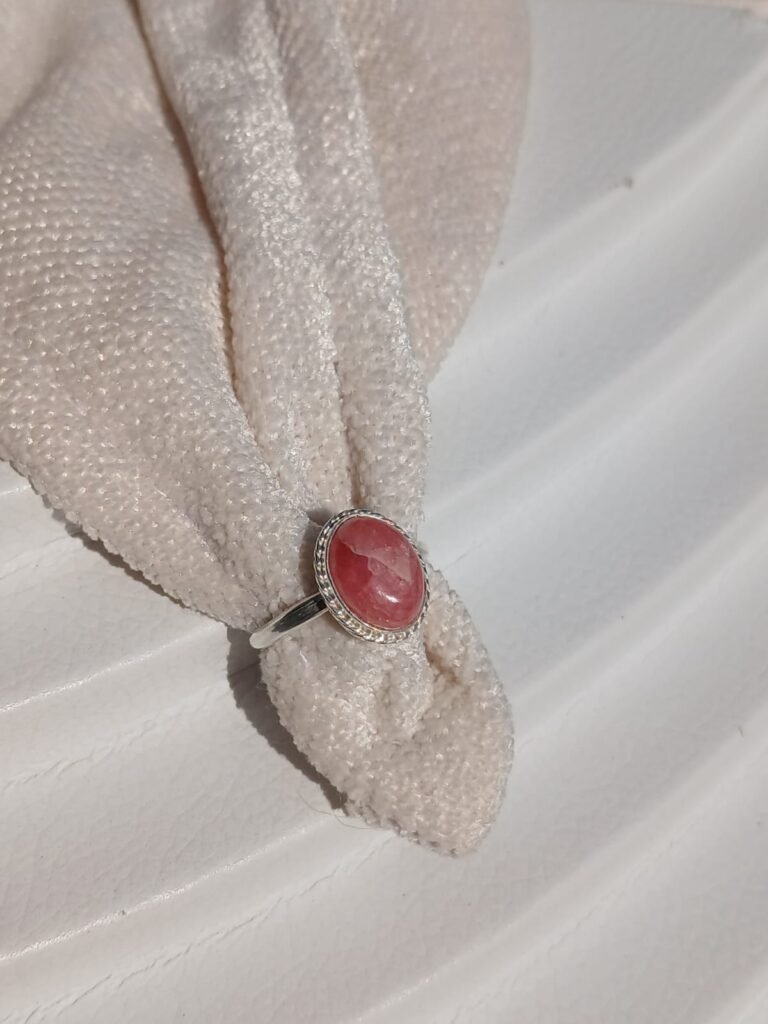 Anillo Nairobi con Rodocrosita