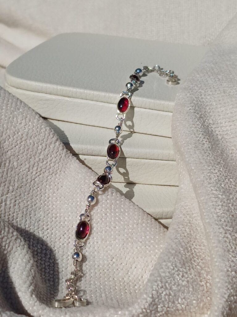 Pulsera Bali con Granate