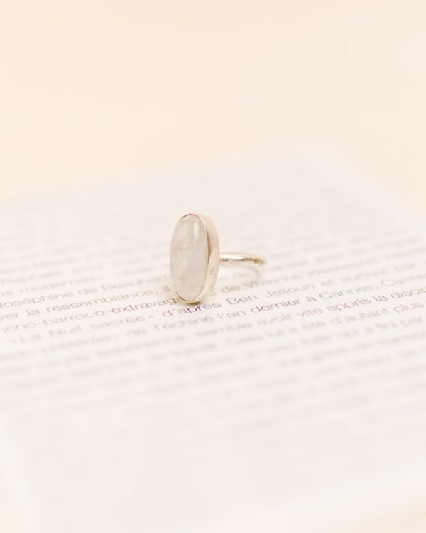 Anillo Berlin con Piedra Luna