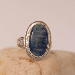 Anillo Toronto con Cianita