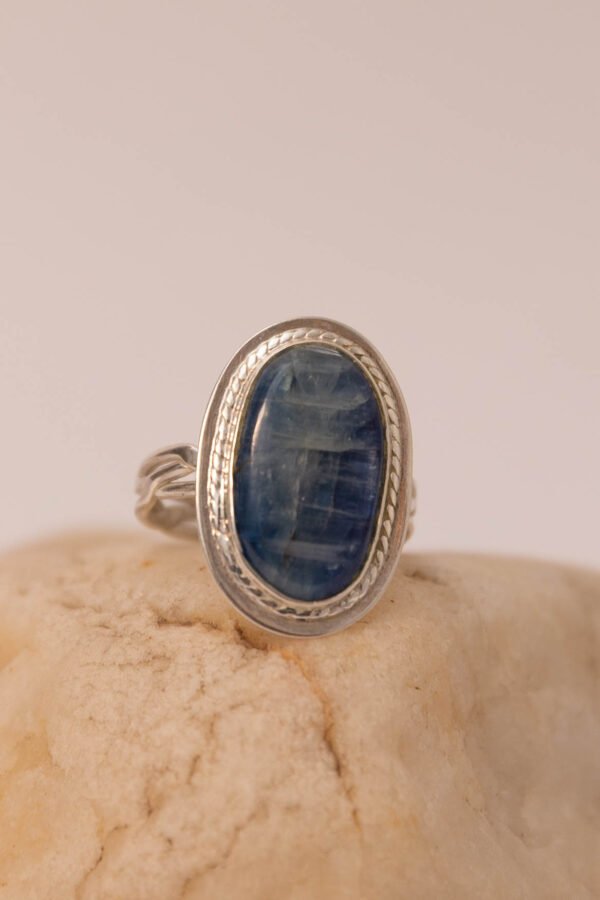 Anillo Toronto con Cianita